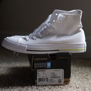 NIB CONVERSE WHITE/VOLT/BLACK